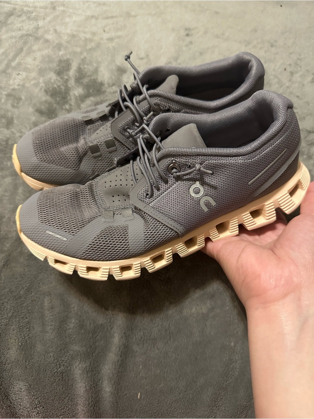 On Running Cloud women  Running Shoes - Grey with Cream Sole